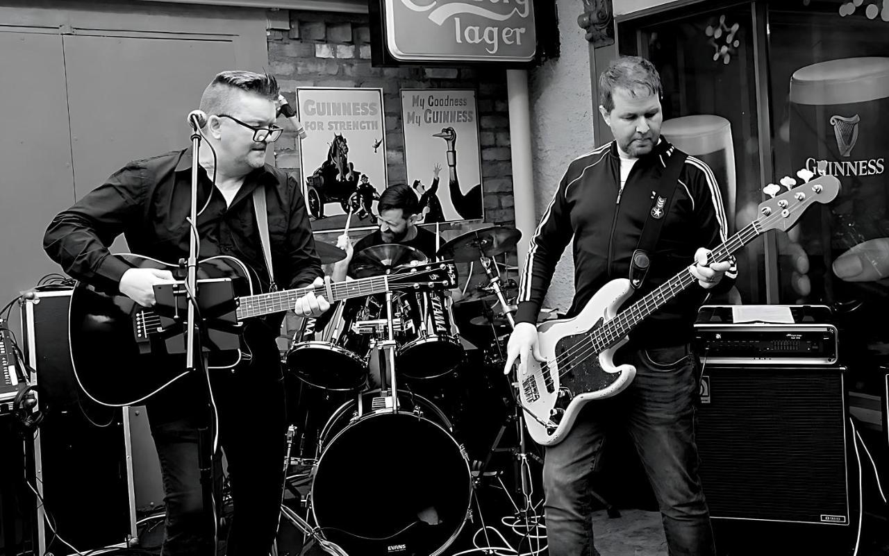 Bugler Doyles Bar & Townhouse Hotel Wexford Exterior foto